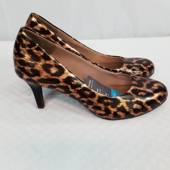 Predictions Shoes - COMFORT PLUS KARMEN LEOPARD PRINT PUMP